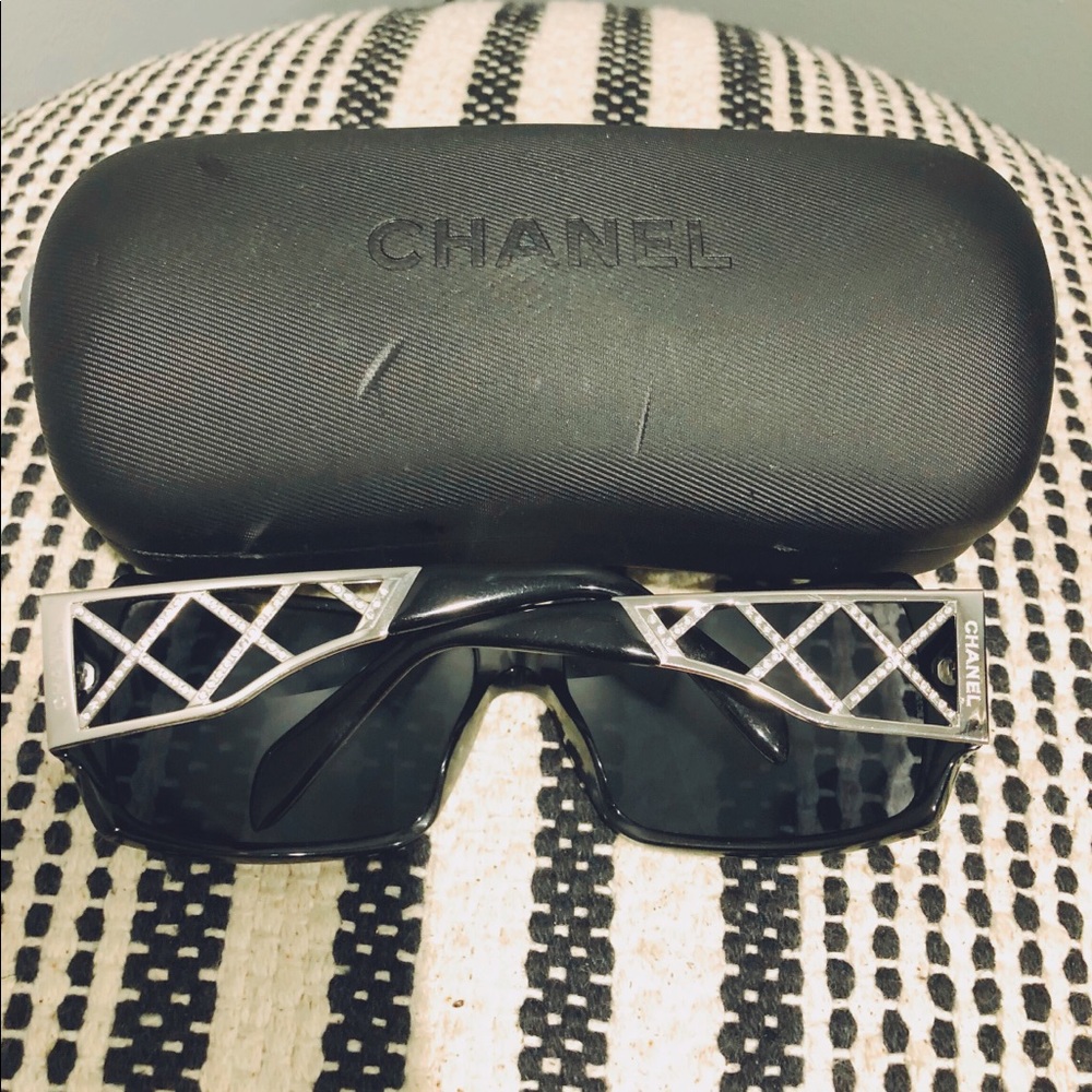 CHANEL VINTAGE Black Silver Tone 5074b Sunglasses
